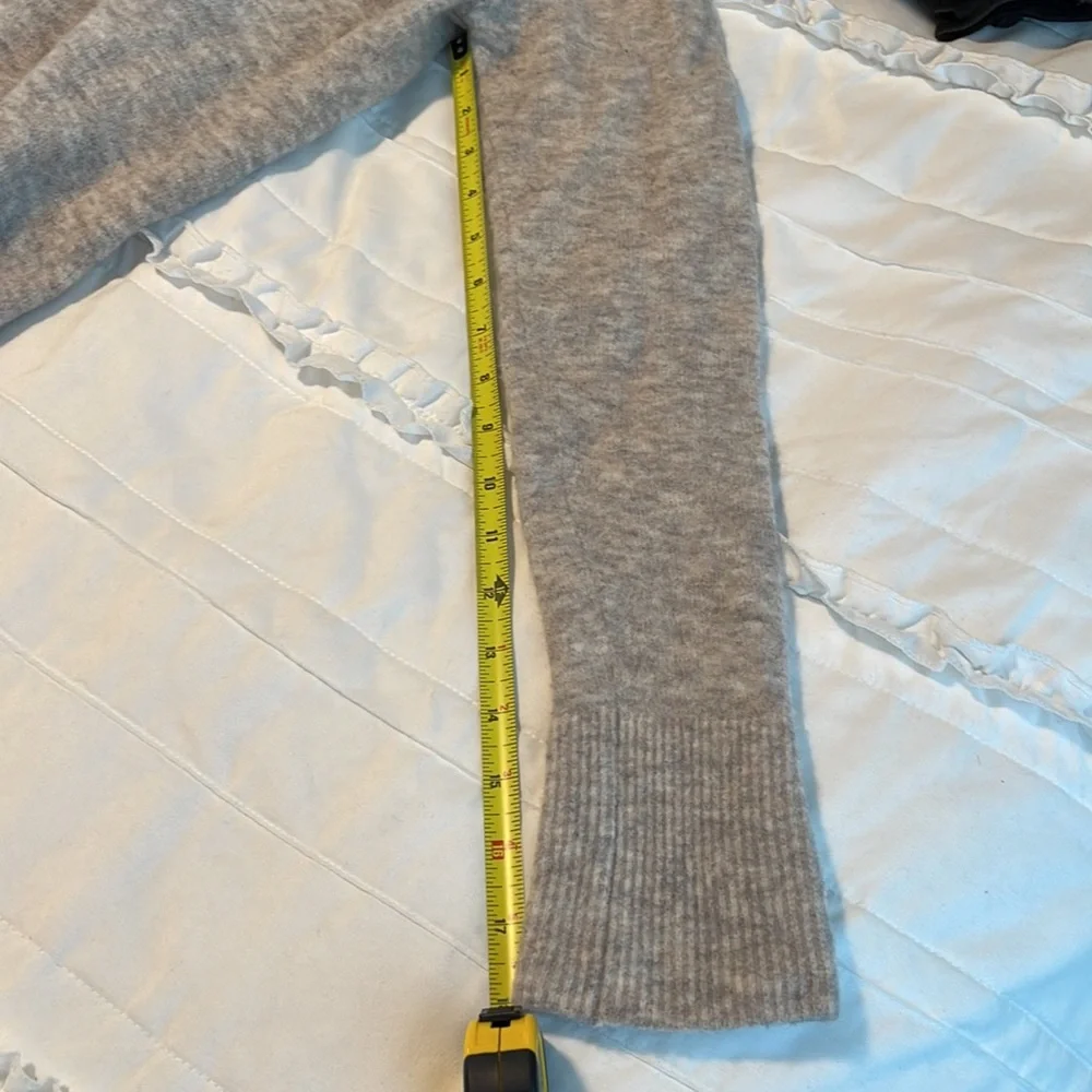 EUC Banana Republic sweater - size small - Picture 5 of 7